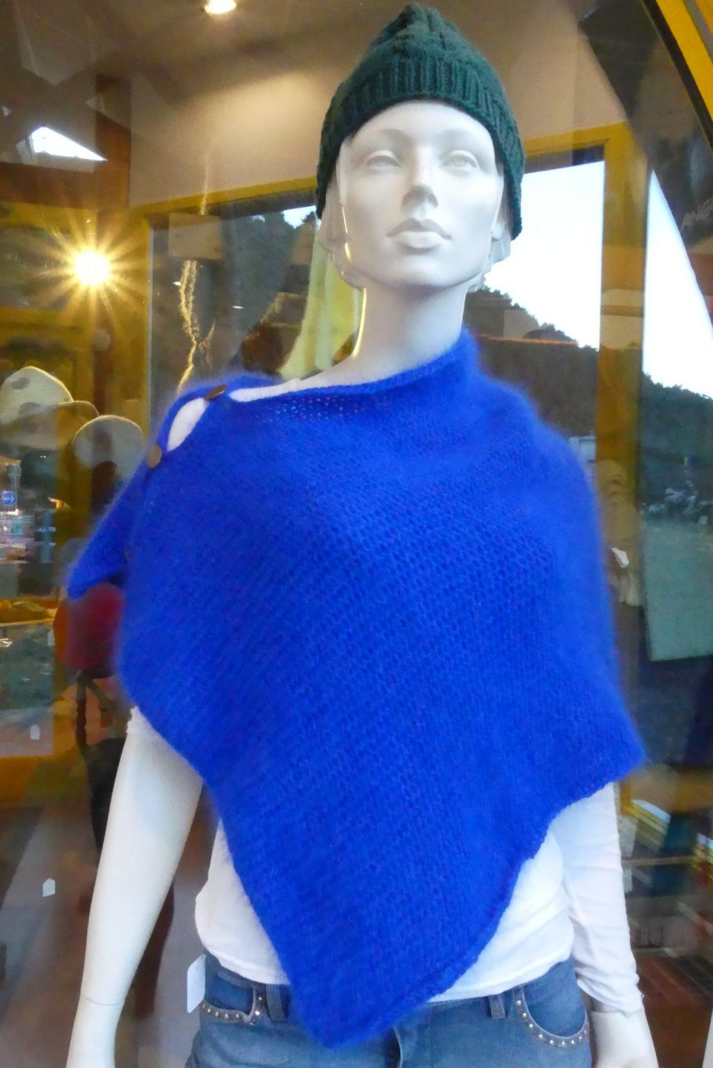 poncho angora 3 boutons douceur plus bleu roy