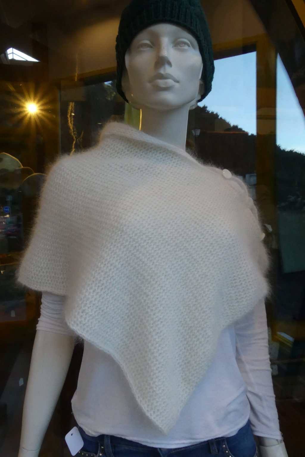 poncho angora 3 boutons douceur plus écru