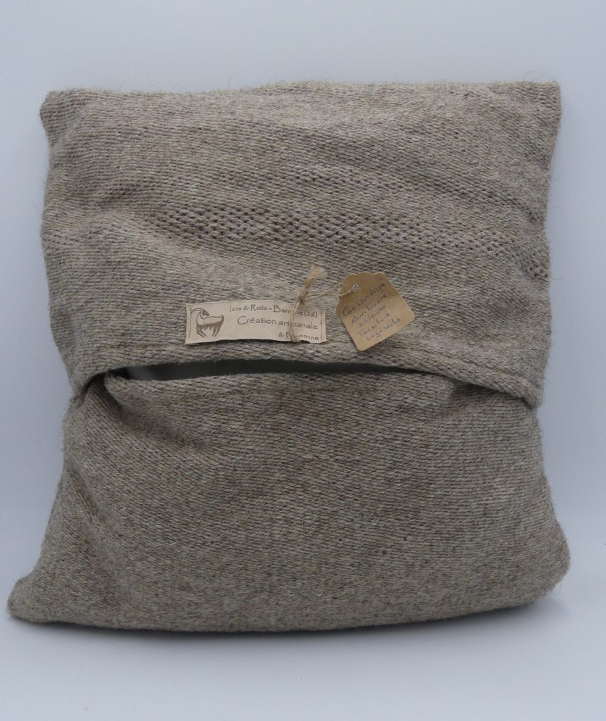 coussin en laine de bizet arrière du coussin