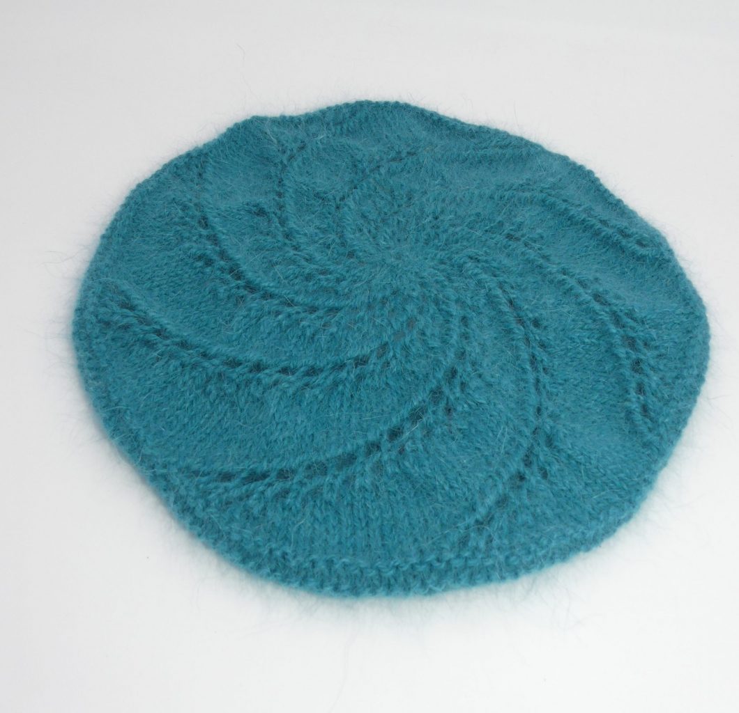 béret angora col vert