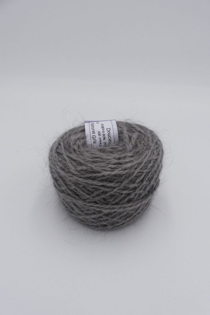 pelote de laine angora naturel gris