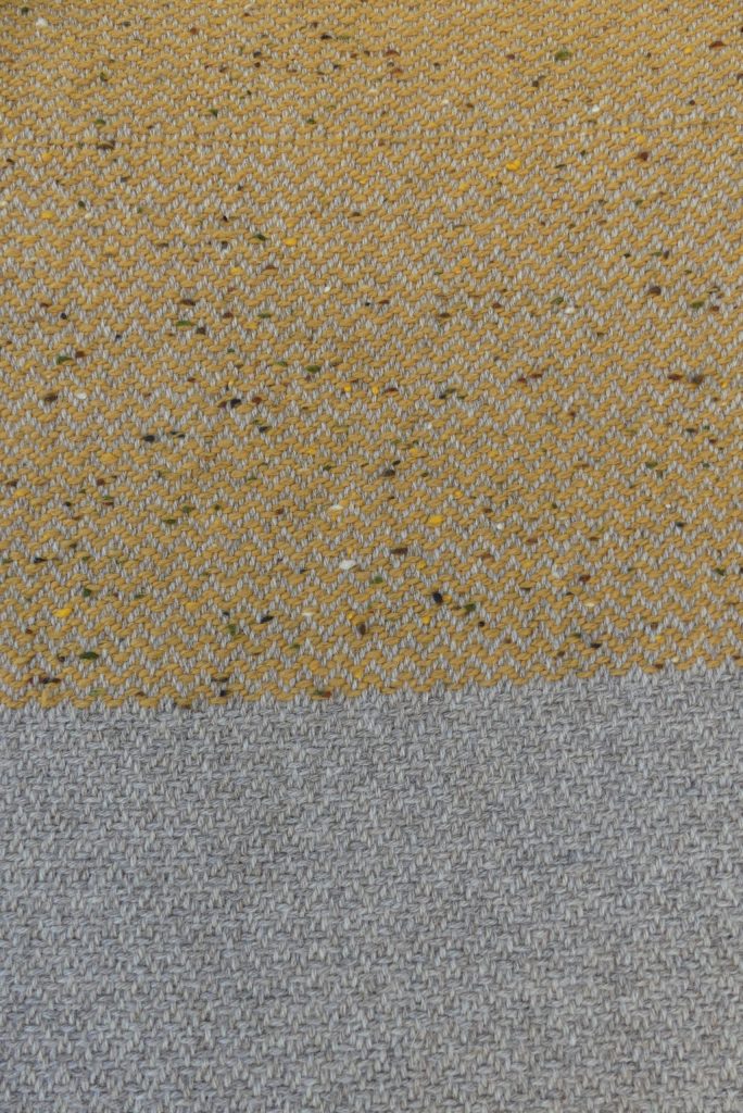 plaid tissé en laine de bizet jaune détails 1