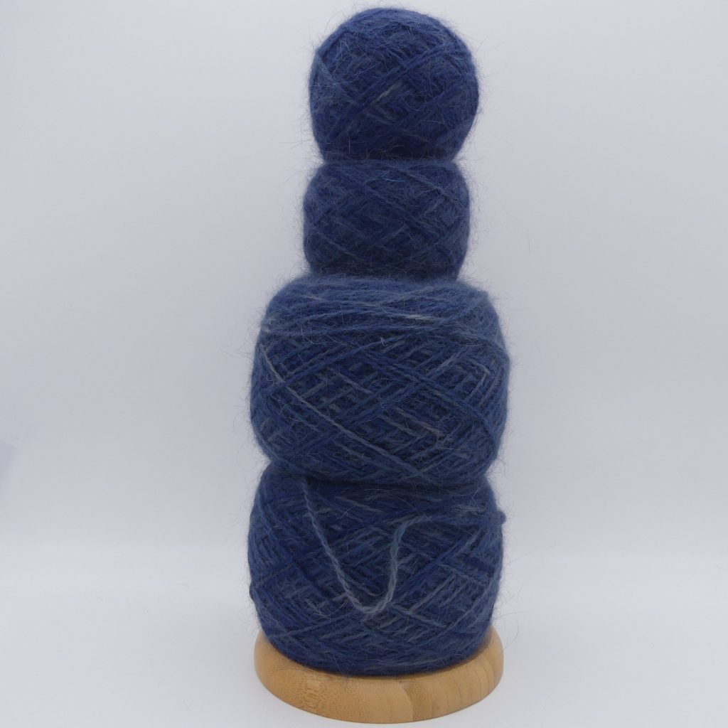 pelote de laine angora douceur plus bleu jean