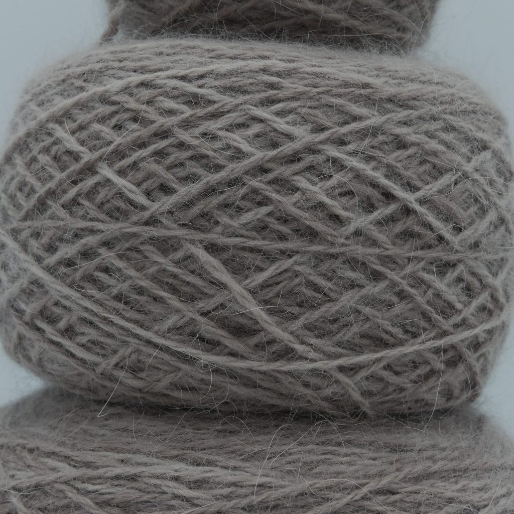 pelote de laine angora douceur plus chamois 2
