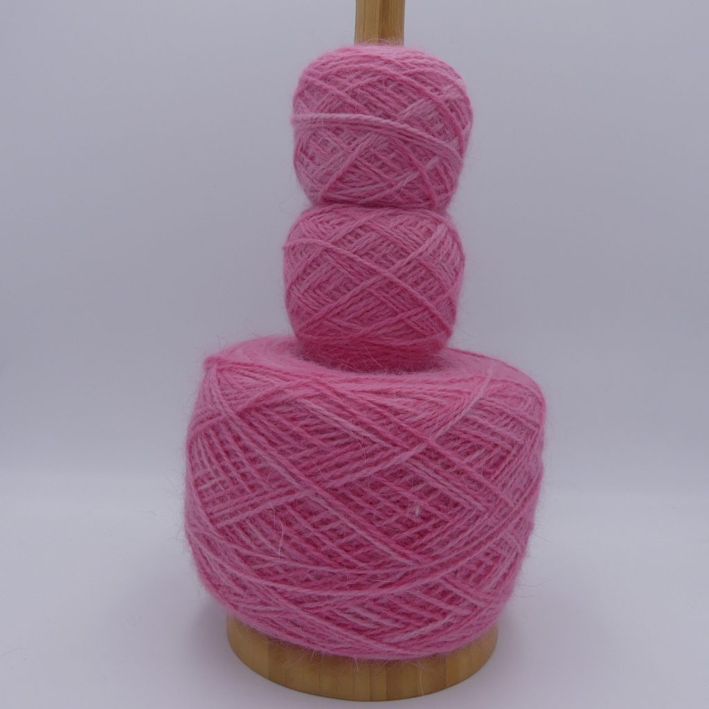 pelote de laine angora douceur plus lait fraise