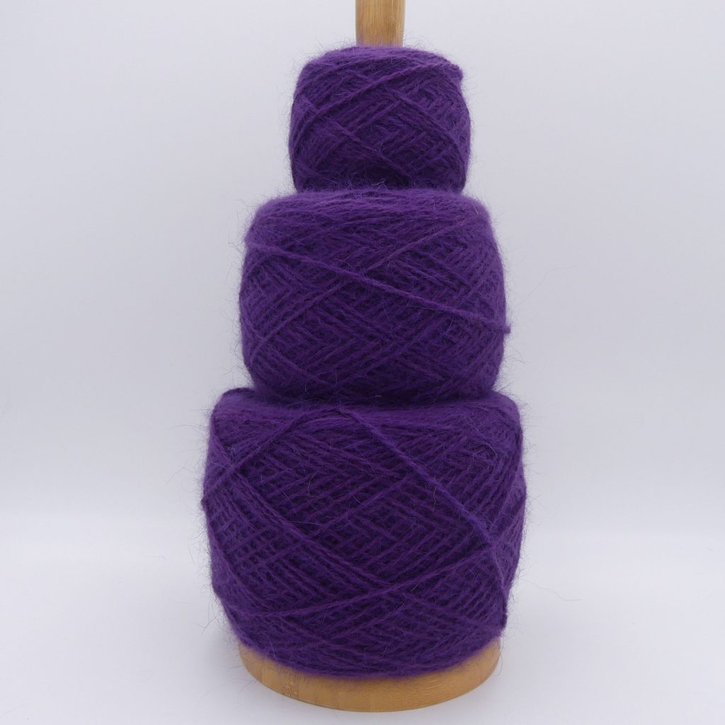 pelote de laine angora douceur plus purple