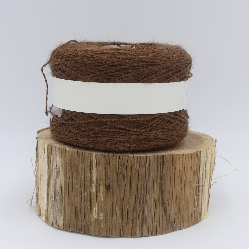 pelote de laine 100% alpaga alpafil marron